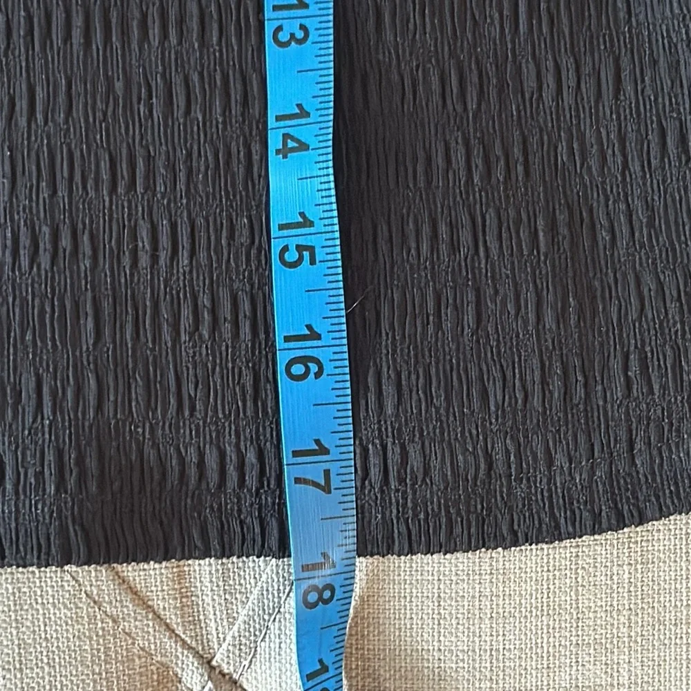 H & M‎